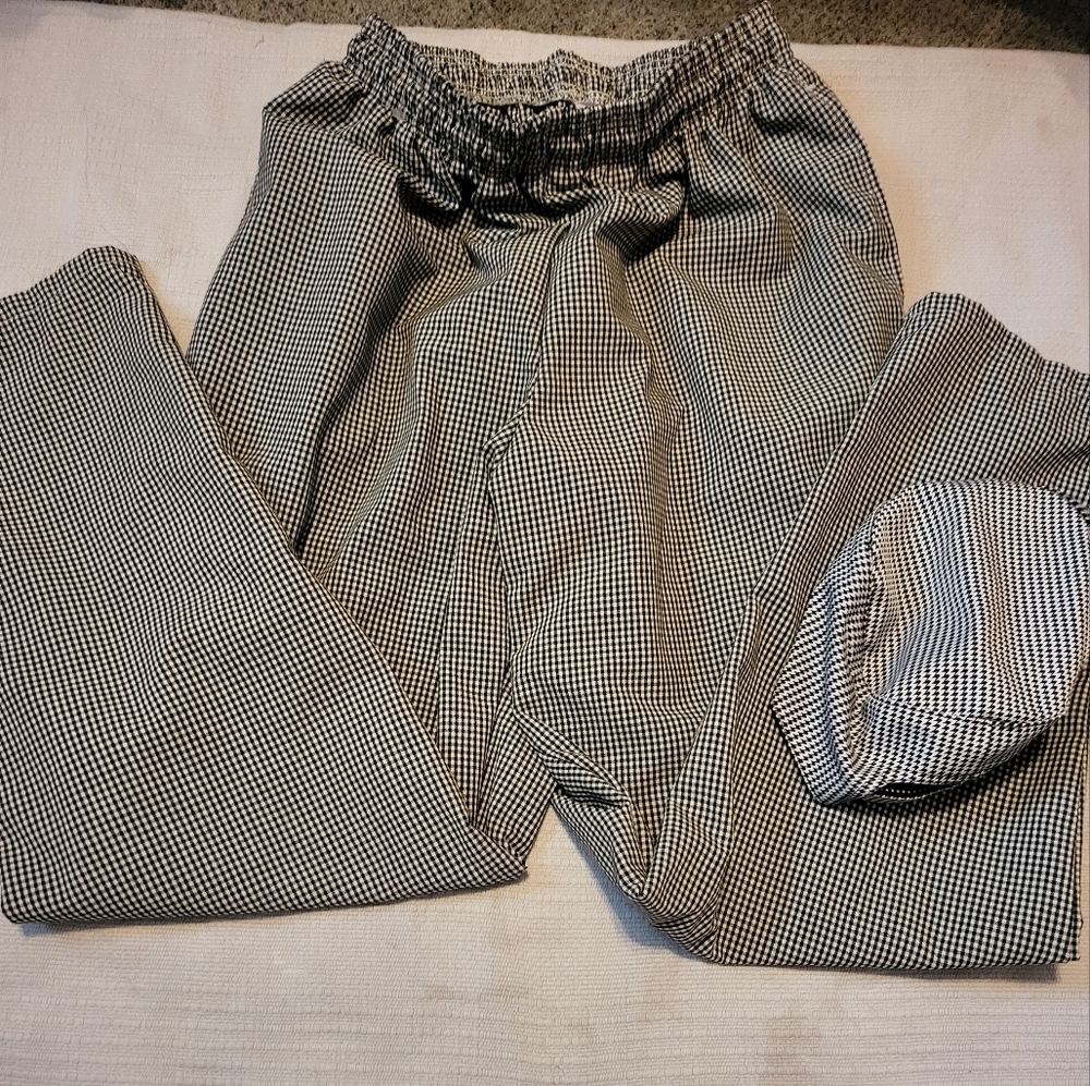 Pinnacle HD work pants with a hat